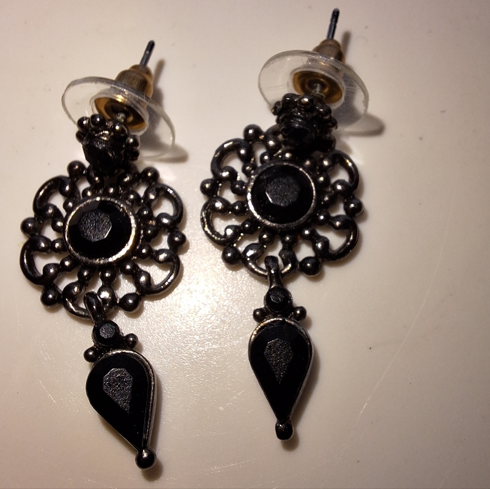 🩵 Goth Inspired Black Dangle Earrings